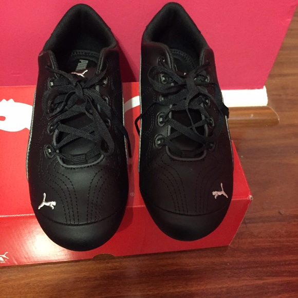 Brand new puma sneakers!