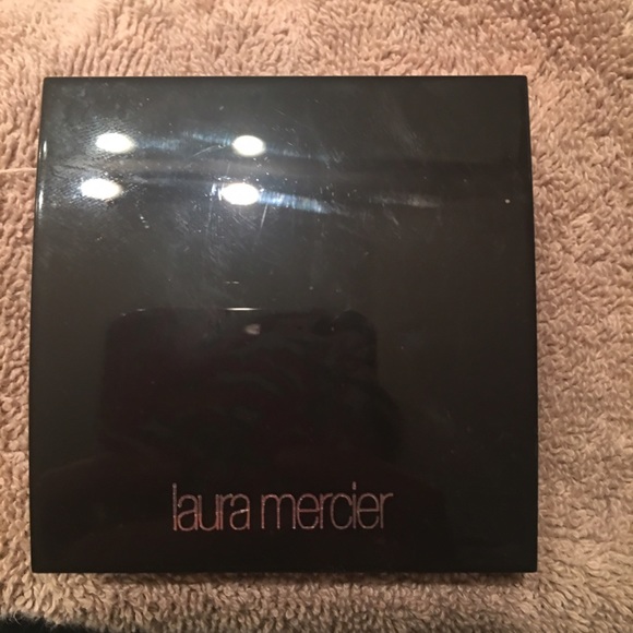 Laura Mercier highlight
