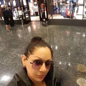 Meet your Posher, Rivera