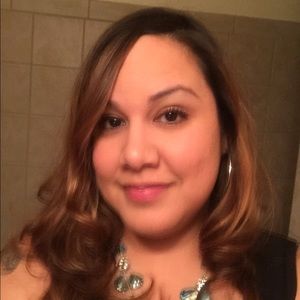 Meet your Posher, Raquel