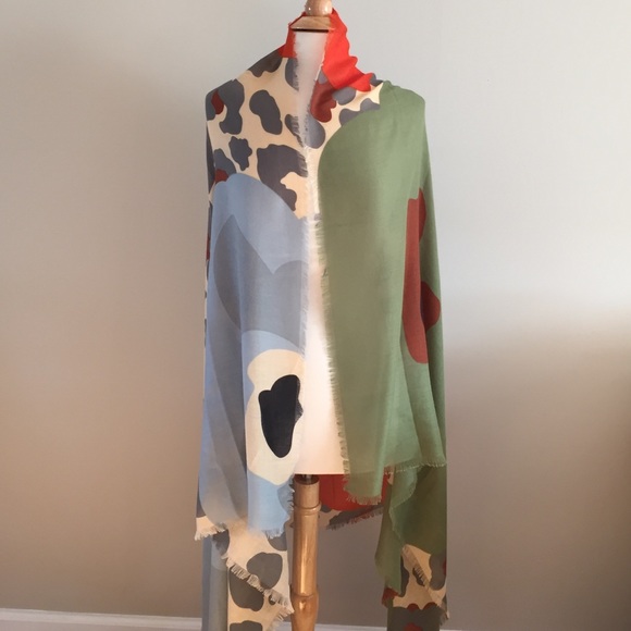 💞HOST PICK💞  ONE LEFT  Graphic Floral Scarf - Picture 2 of 4