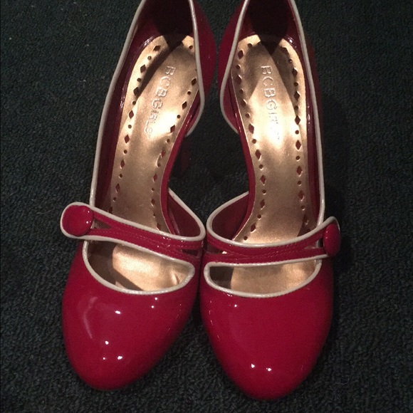 BCBG shoes