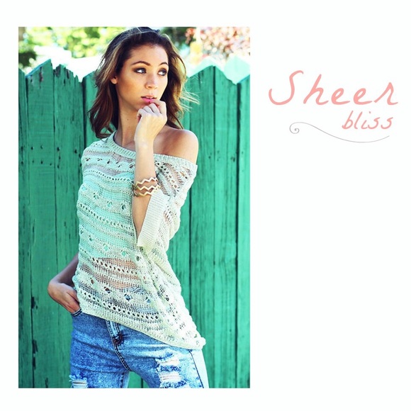 Sheer Knit Hi-Low Top S/M