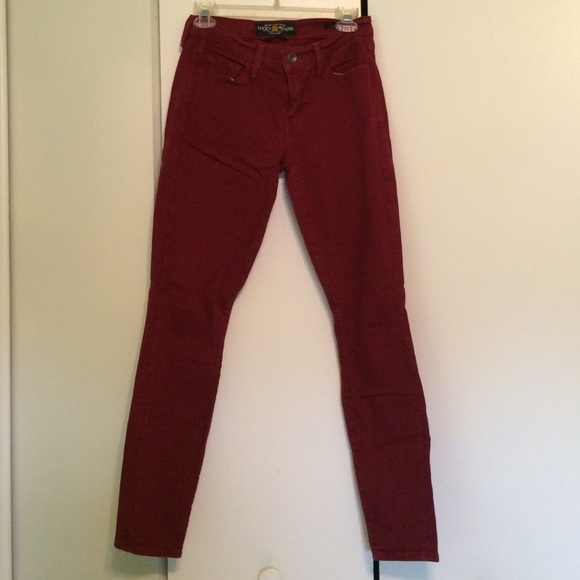Lucky Brand Sophia size 4 burgundy skinny jeans!