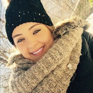 Meet your Posher, Angie