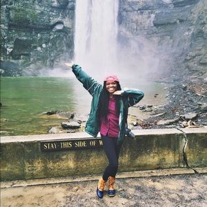 Meet your Posher, Alexis