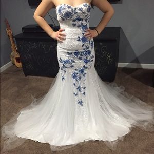 White long, form fitting prom dress