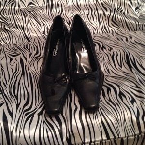 Via spiga black leather heels