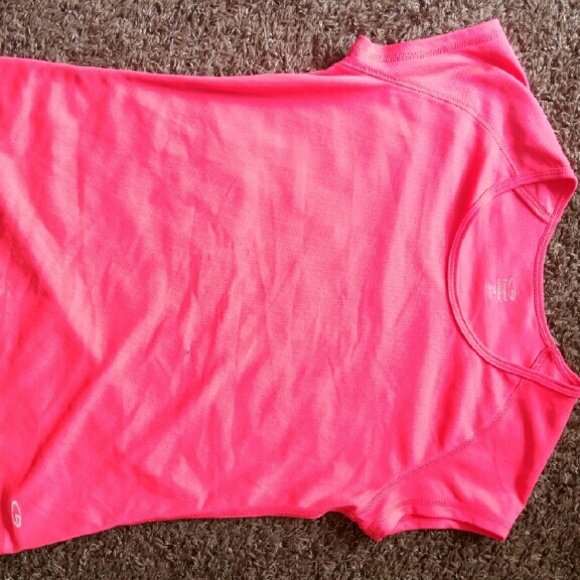Athletic/workout shirt