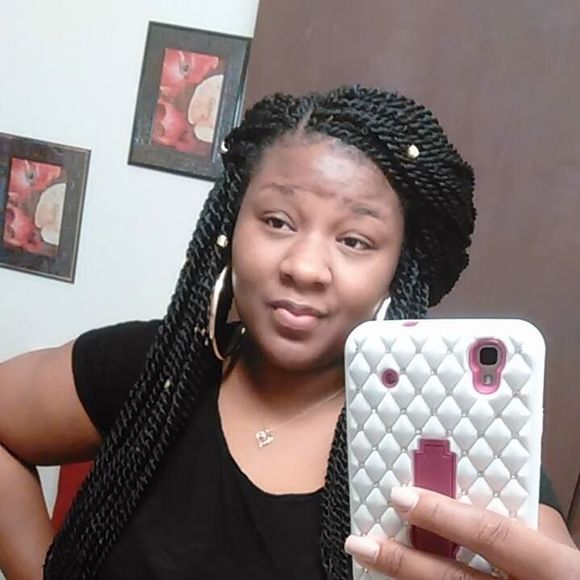 Meet your Posher, Courtney - Picture 1 of 1