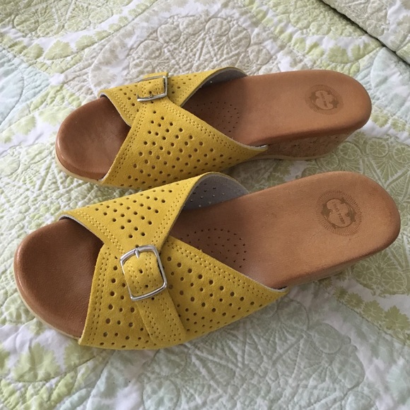 NWOT!! Lucky penny slides - Picture 1 of 4