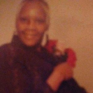 Meet your Posher, Ella