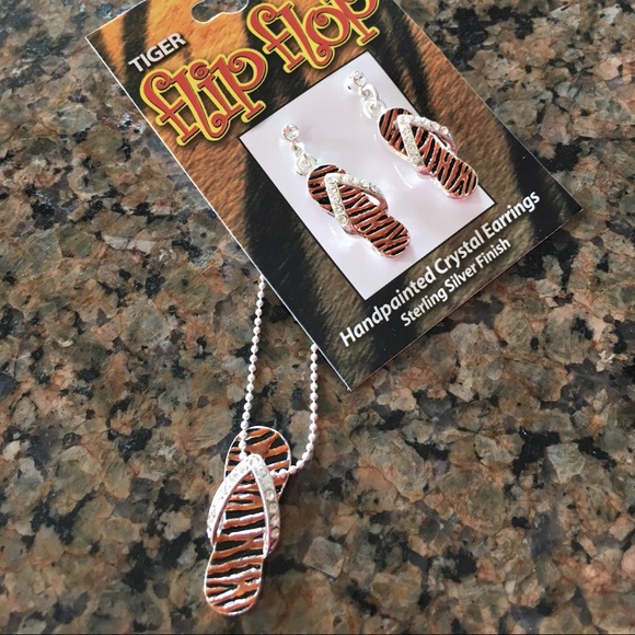 Flip Flop dangle earrings & Flip Flop necklace!