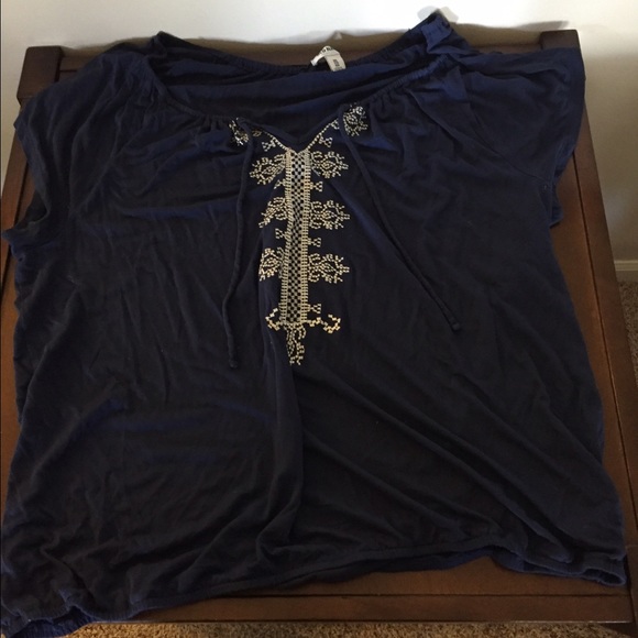 Blue short sleeve embroidered shirt