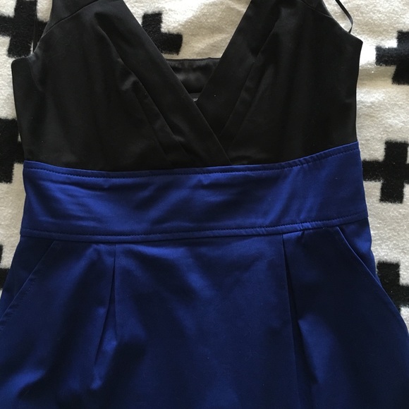 Black & blue sleeveless dress - Picture 2 of 3
