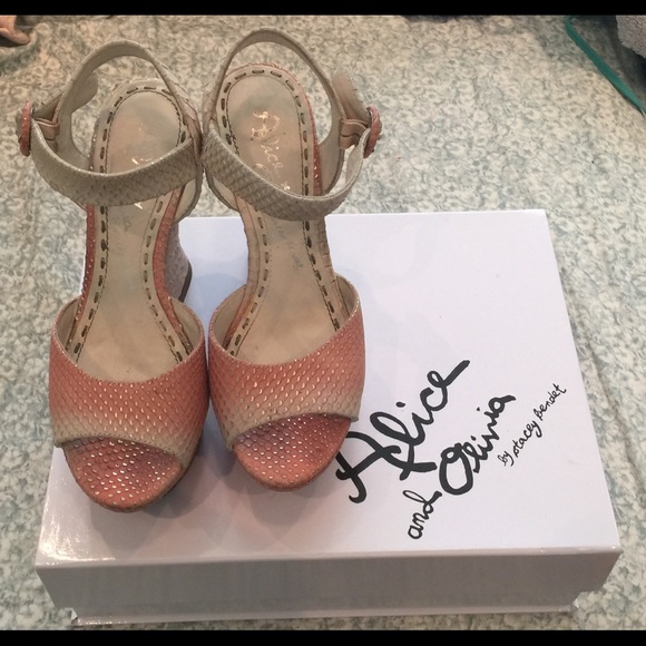 Alice and Olivia Wedges