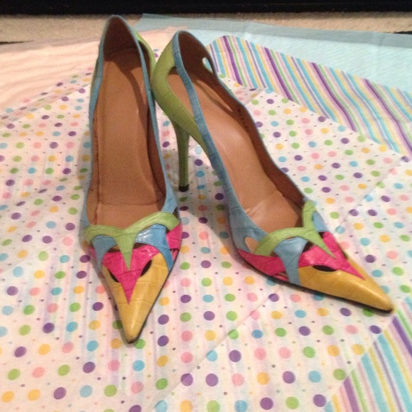 🎈SALE🎈Stuart Weismann multi colored heels