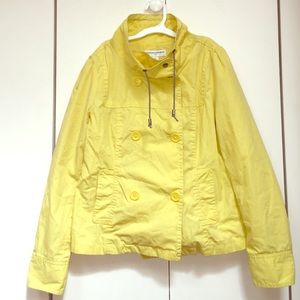 Lovely spring yellow jacket/ windbreaker