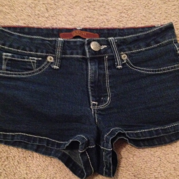 Shorts - Picture 2 of 3