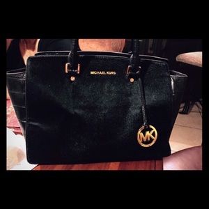 Black Selma MIchael Kors handbag