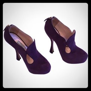 Beautiful Prada booties in size 5!
