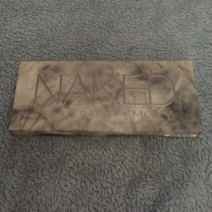 Naked smokey palette by urban decay