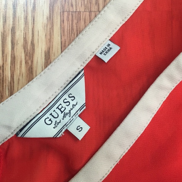 Guess coral color cape - Picture 2 of 4