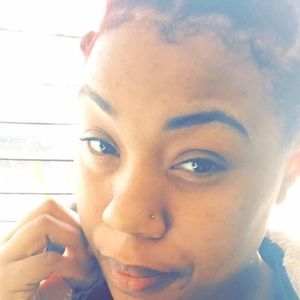 Meet your Posher, Chanel