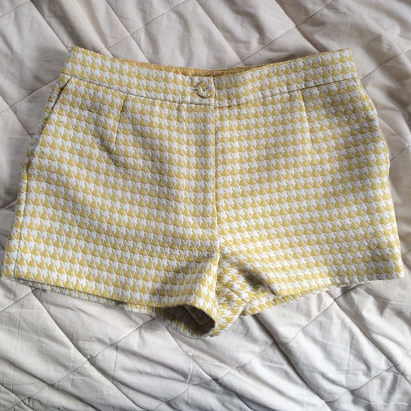 NWOT Forever 21 Yellow Houndstooth Shorts