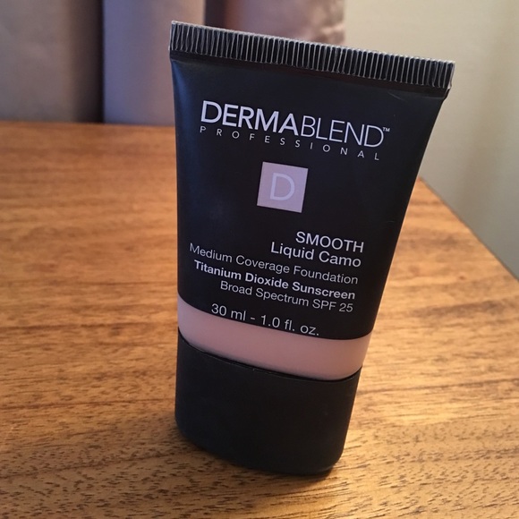 Dermablend smooth liquid Camo