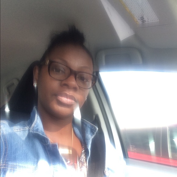 Meet your Posher, Eunice - Picture 1 of 1