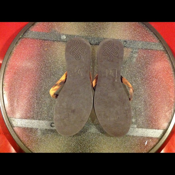 DVF Sandals- FLASH SALE (sold) - Picture 2 of 3