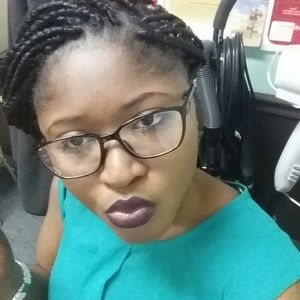 Meet your Posher, Vivian
