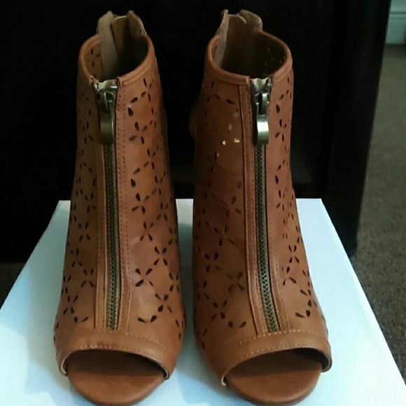 Ladies wedge US size 9 - Picture 2 of 4