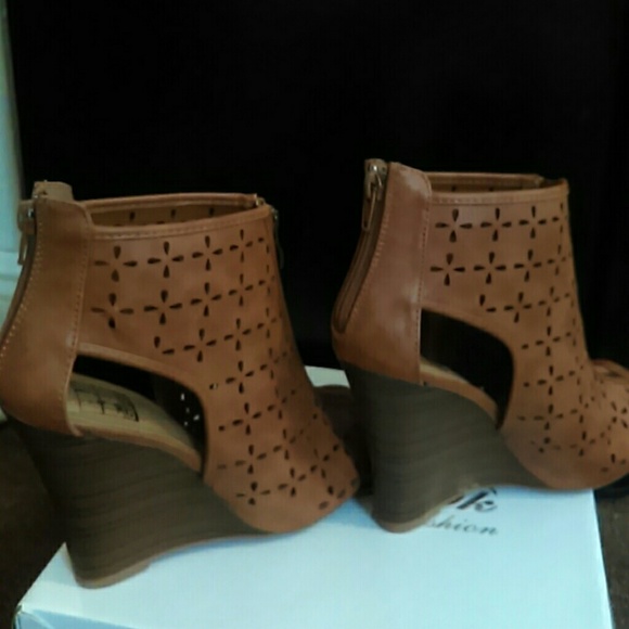 Ladies wedge US size 9 - Picture 3 of 4