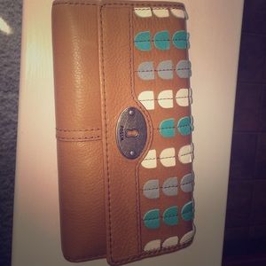 Fossil Leather Wallet- hardly used!!