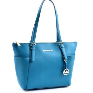 OPEN TO BUY - Michael Kors jet set purse