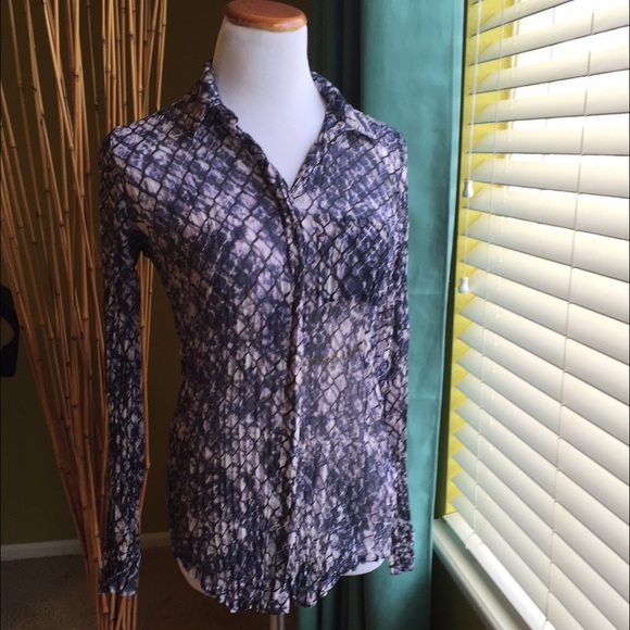 Long sleeved crinkle blouse