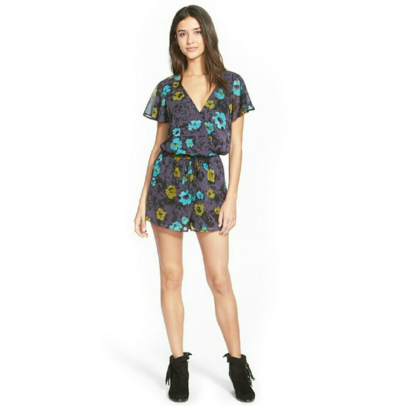Mimi Chica Flutter Sleeve Floral Romper