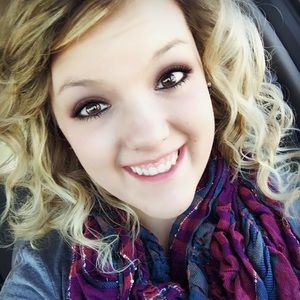 Meet your Posher, Kayla