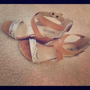 Kenneth Cole Reaction wedges