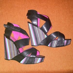 New Kenneth Cole Unlisted Wedge