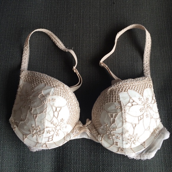 Victoria's Secret 32A cream/gold push-up bra