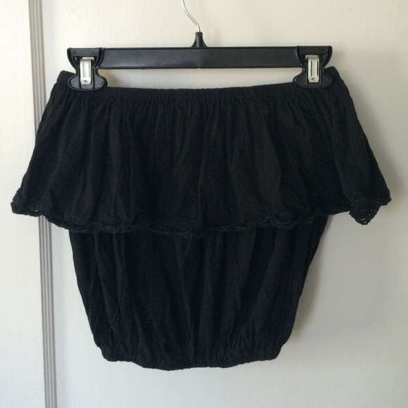 Ruffled cropped strapless top