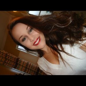 Meet your Posher, Natalie