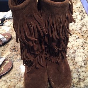 3 fringe Minnetonka boots