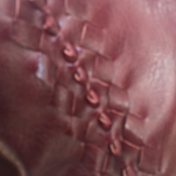 Burgundy/deep red handbag made by NY & Co - Picture 2 of 3