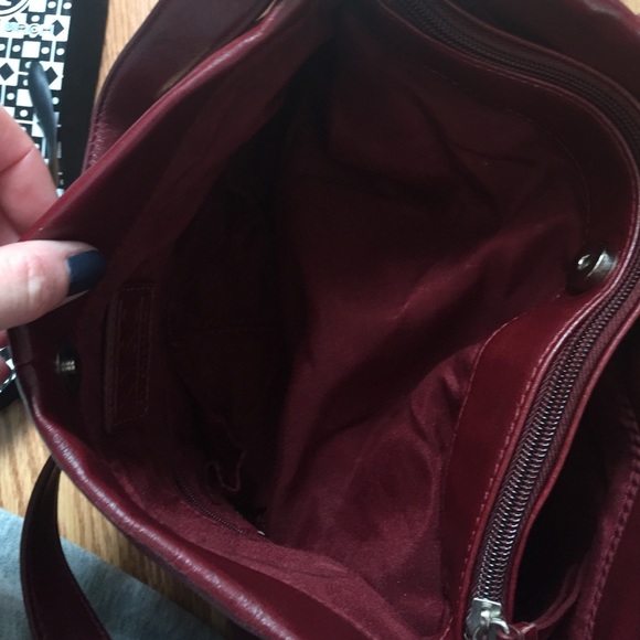 Burgundy/deep red handbag made by NY & Co - Picture 3 of 3