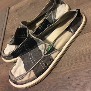 Sanuk Sidewalk Surfers