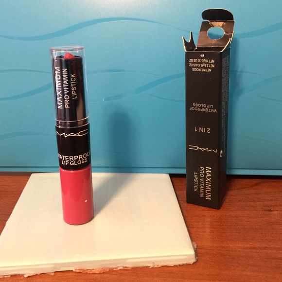 Mac lipstick 2 in 1